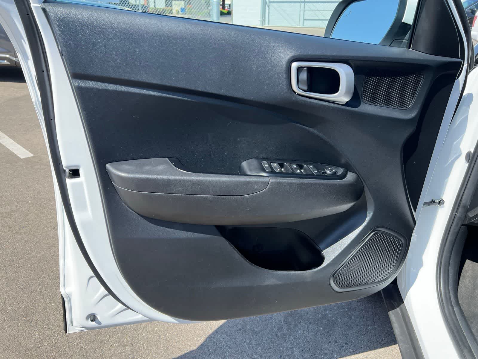 Thumbnail: 2023 Hyundai Venue - 14