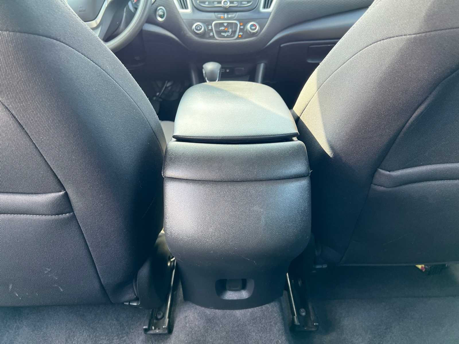 Thumbnail: 2022 Chevrolet Malibu - 32