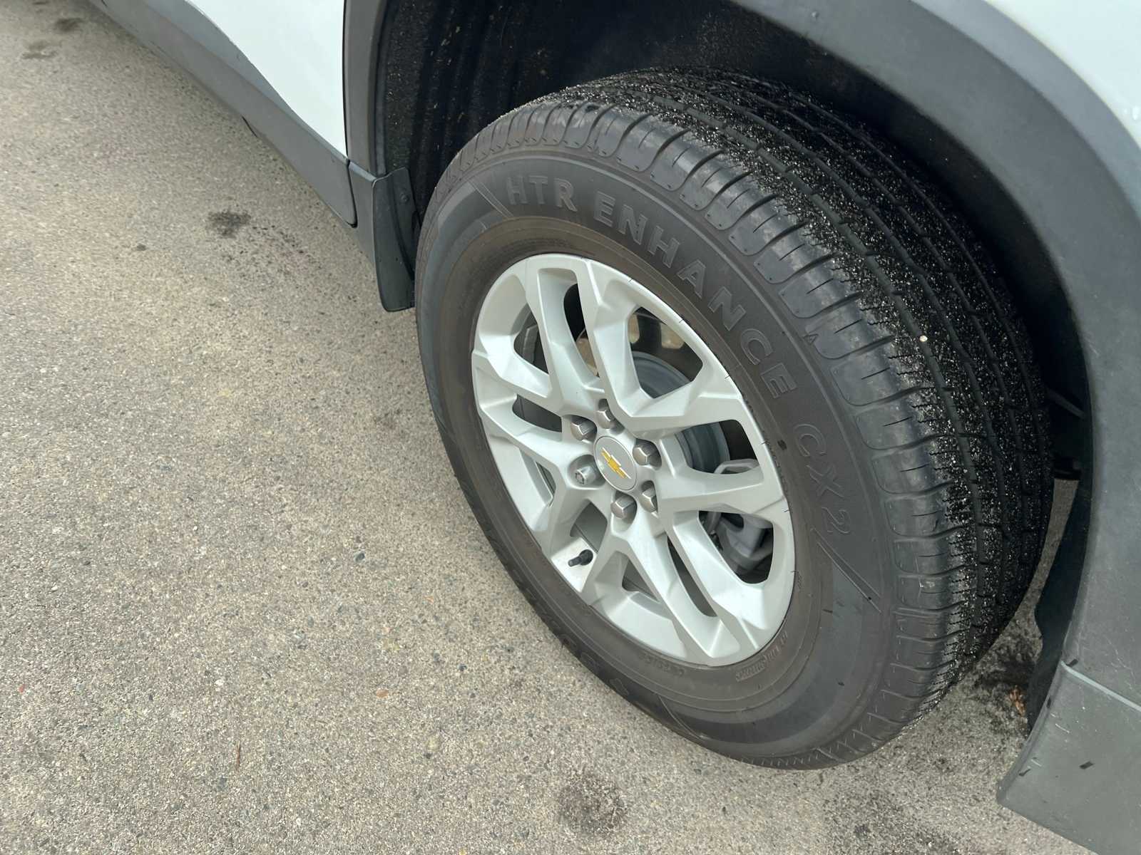 Thumbnail: 2021 Chevrolet Traverse - 16