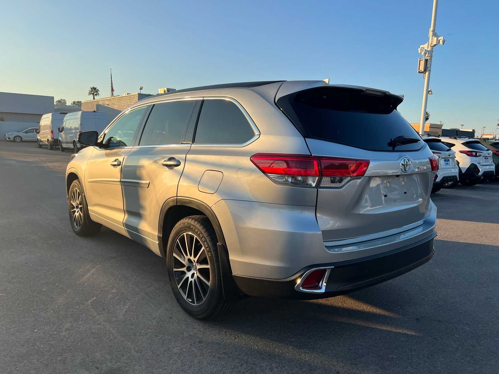 Thumbnail: 2017 Toyota Highlander - 3