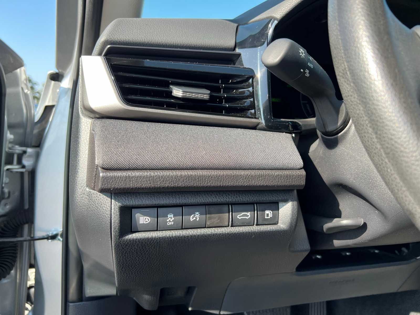 Thumbnail: 2025 Toyota Camry - 33