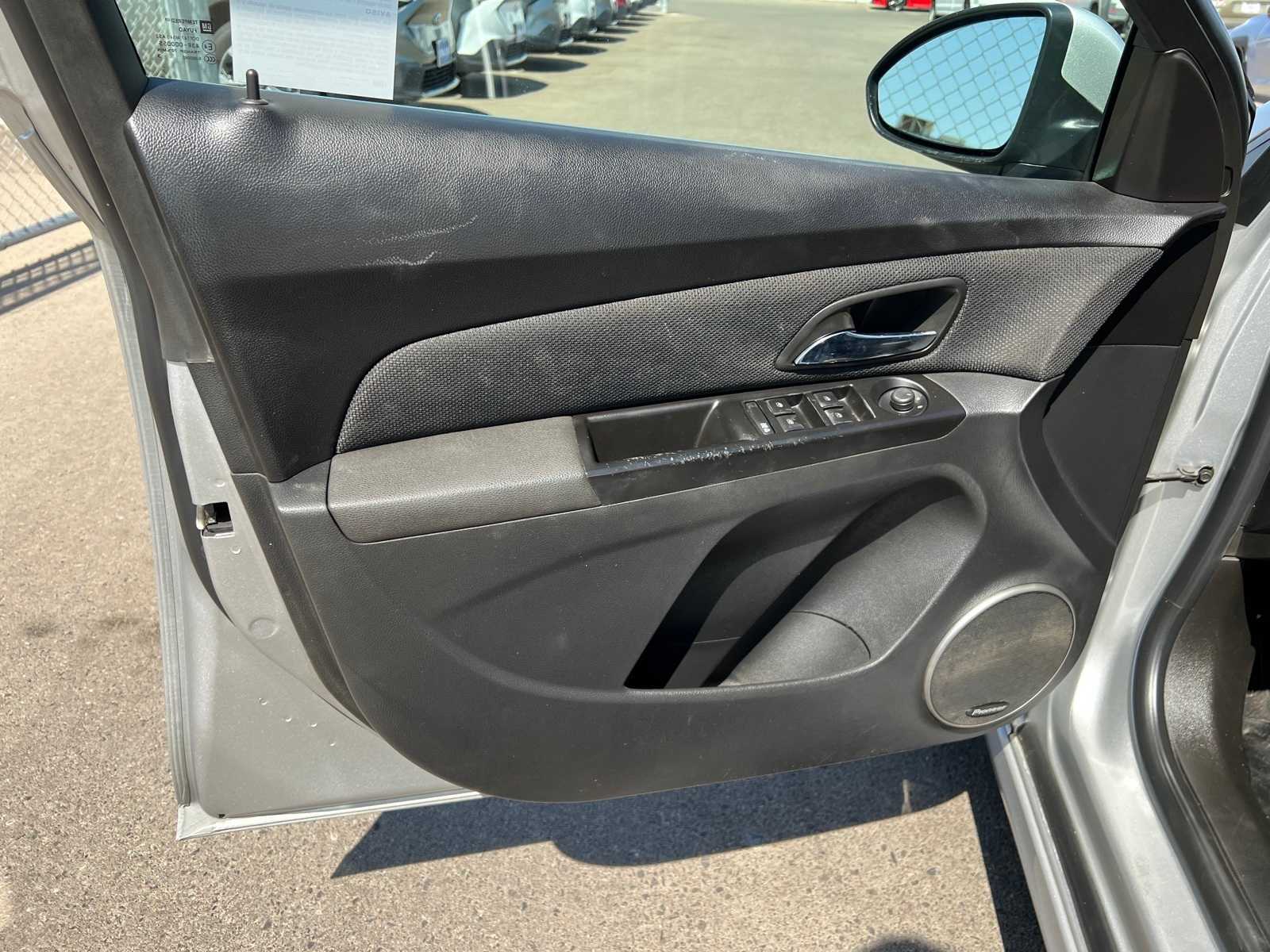 Thumbnail: 2014 Chevrolet Cruze - 16