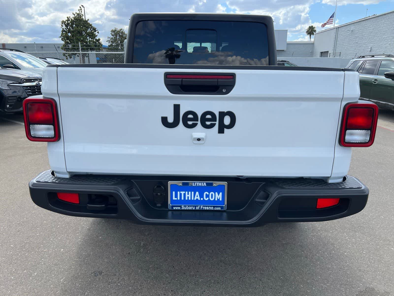 Thumbnail: 2023 Jeep Gladiator - 3