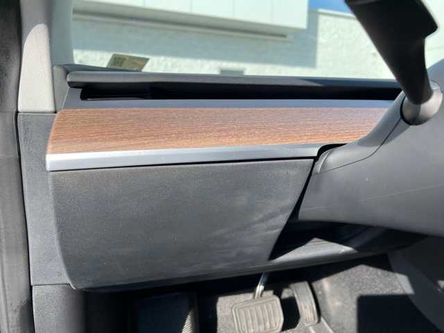 Thumbnail: 2022 Tesla Model 3 - 31