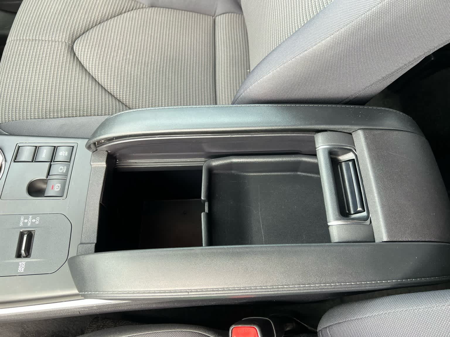 Thumbnail: 2023 Toyota Highlander - 40