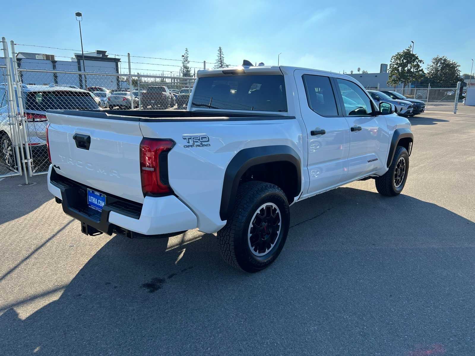 Thumbnail: 2024 Toyota Tacoma - 9