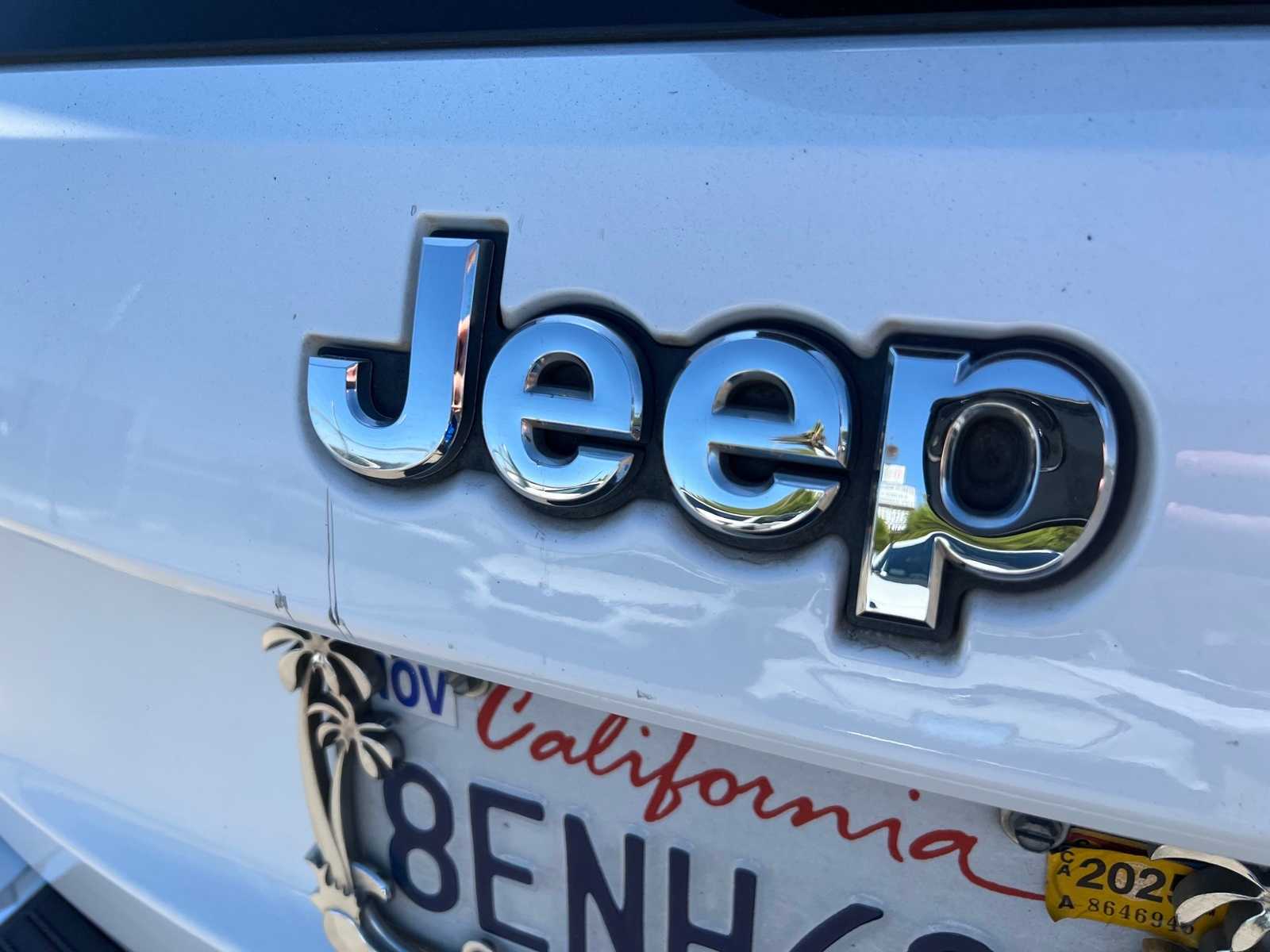 Thumbnail: 2015 Jeep Grand Cherokee - 5
