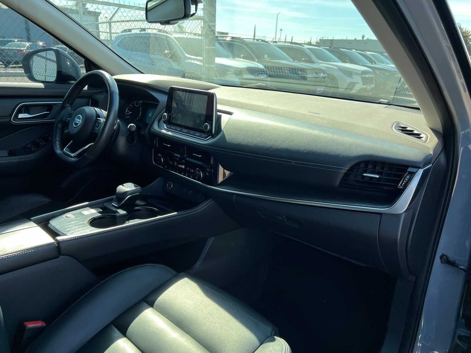 Thumbnail: 2021 Nissan Rogue - 24