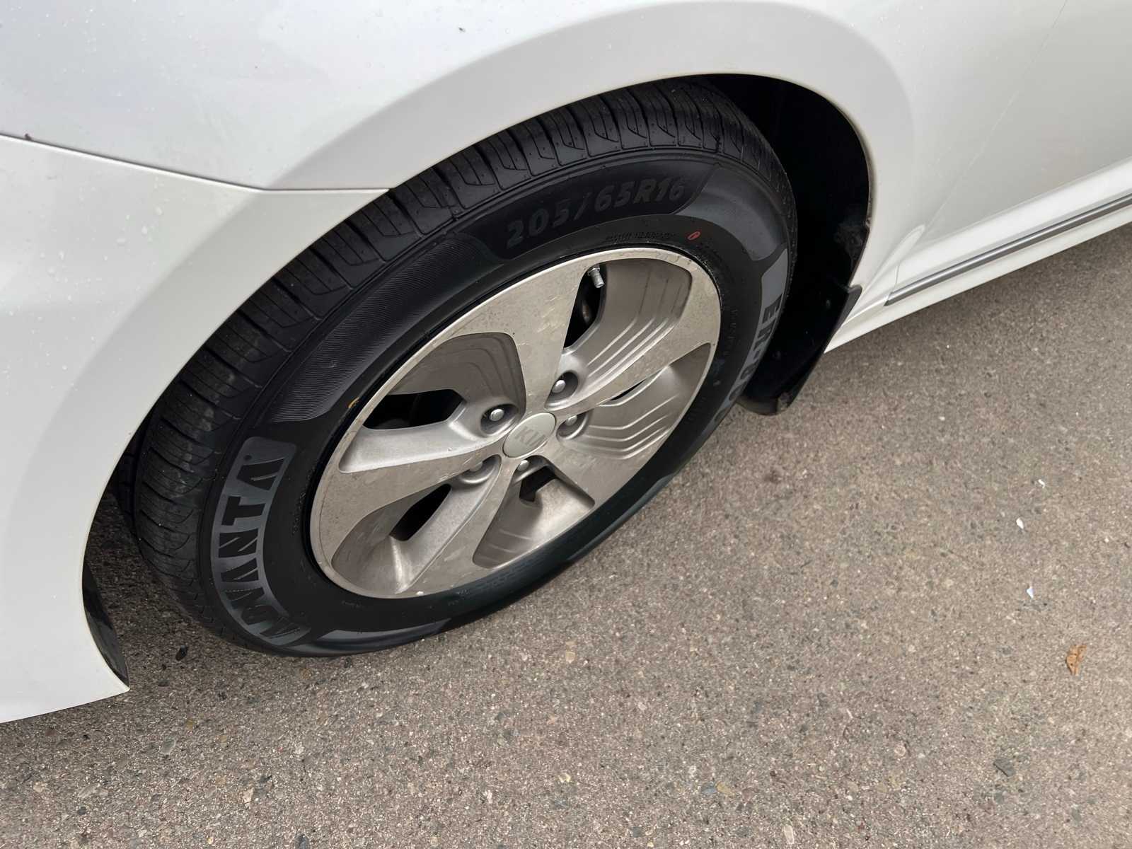 Thumbnail: 2016 Kia Optima - 13