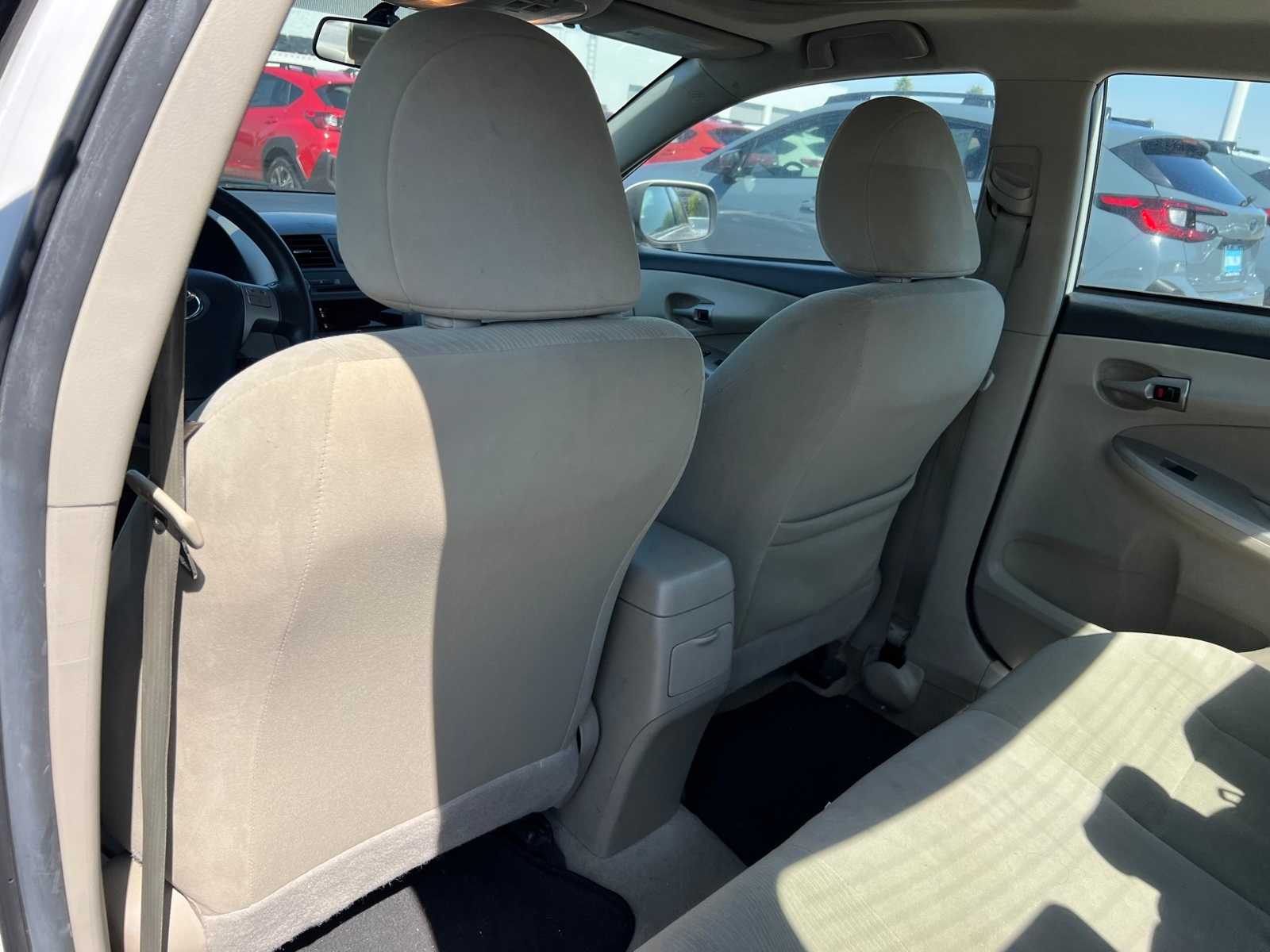 Thumbnail: 2011 Toyota Corolla - 18