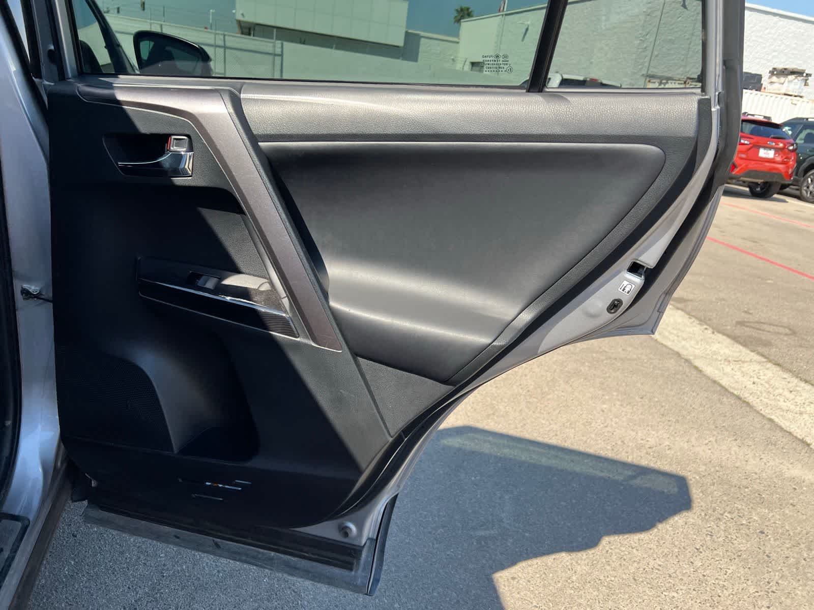 Thumbnail: 2017 Toyota RAV4 - 23