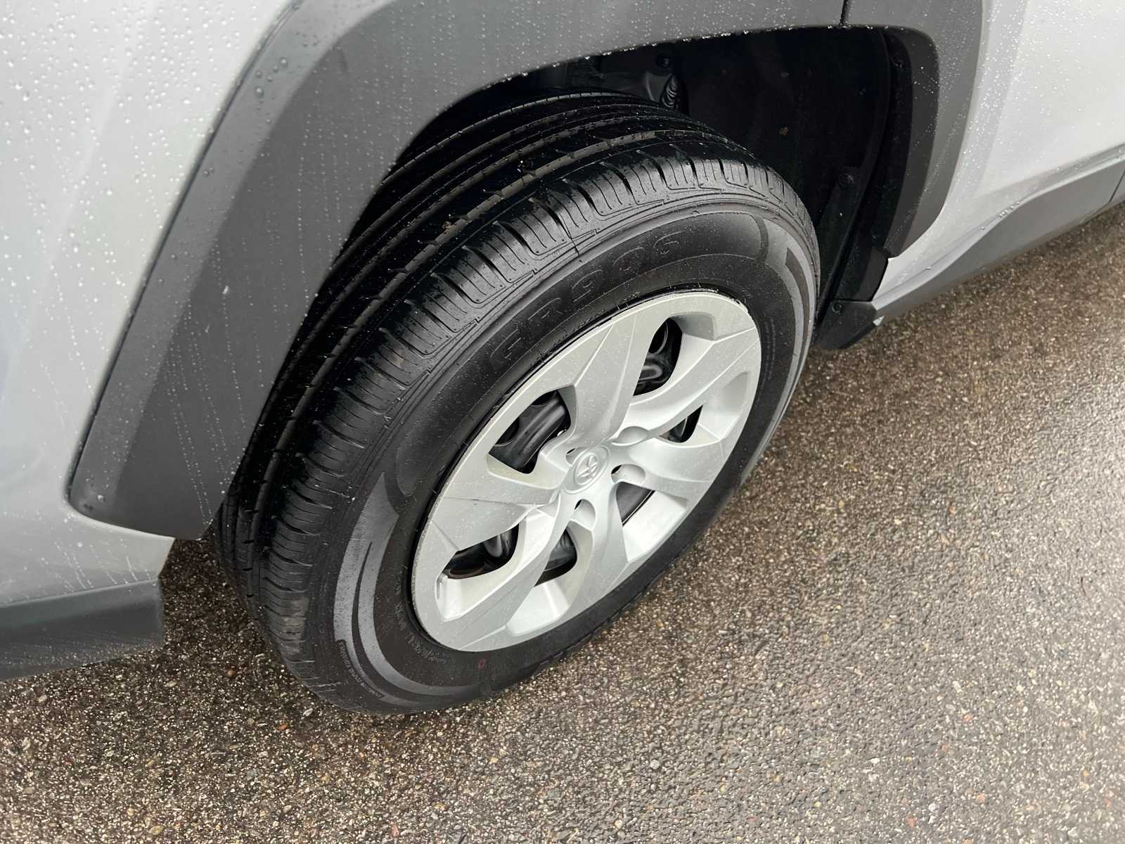 Thumbnail: 2022 Toyota RAV4 - 21