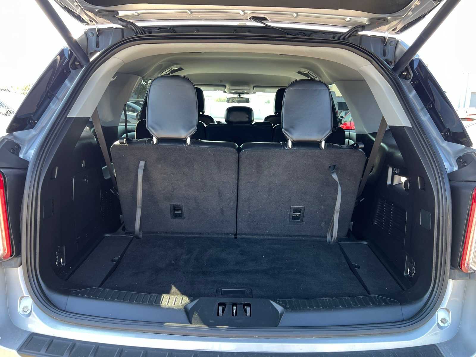 Thumbnail: 2021 Ford Explorer - 8