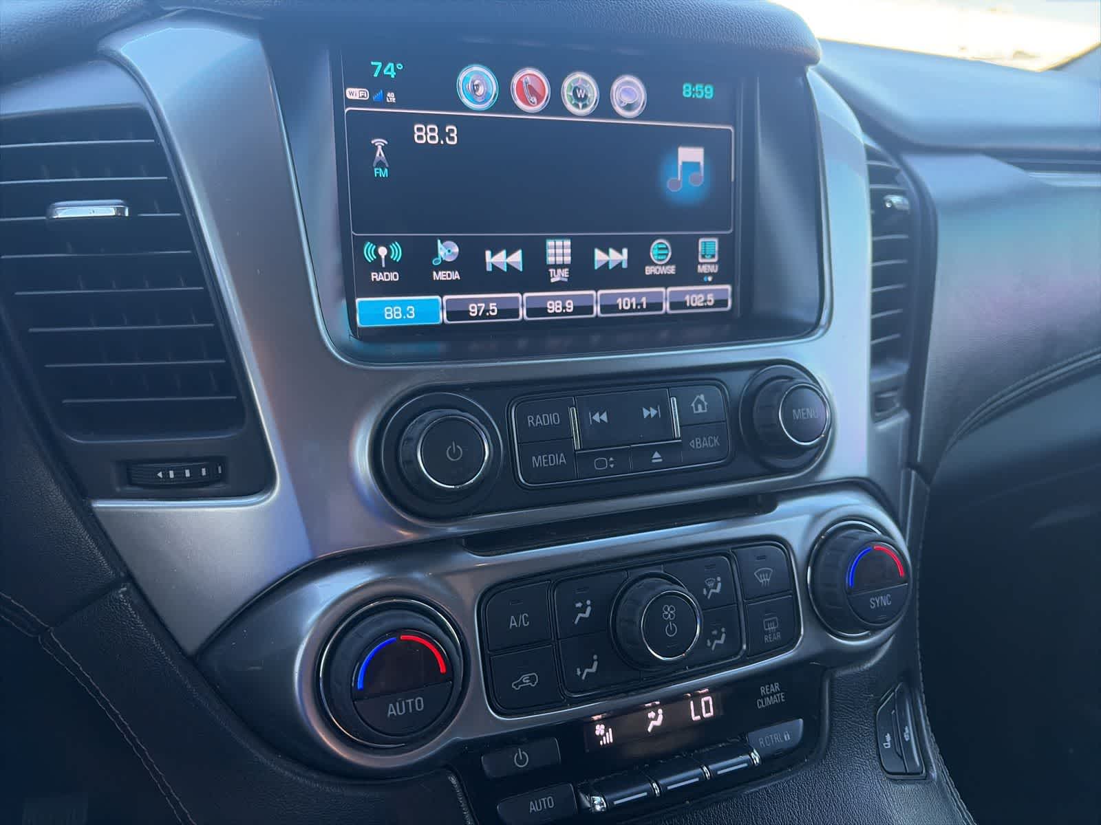 Thumbnail: 2017 Chevrolet Suburban - 32