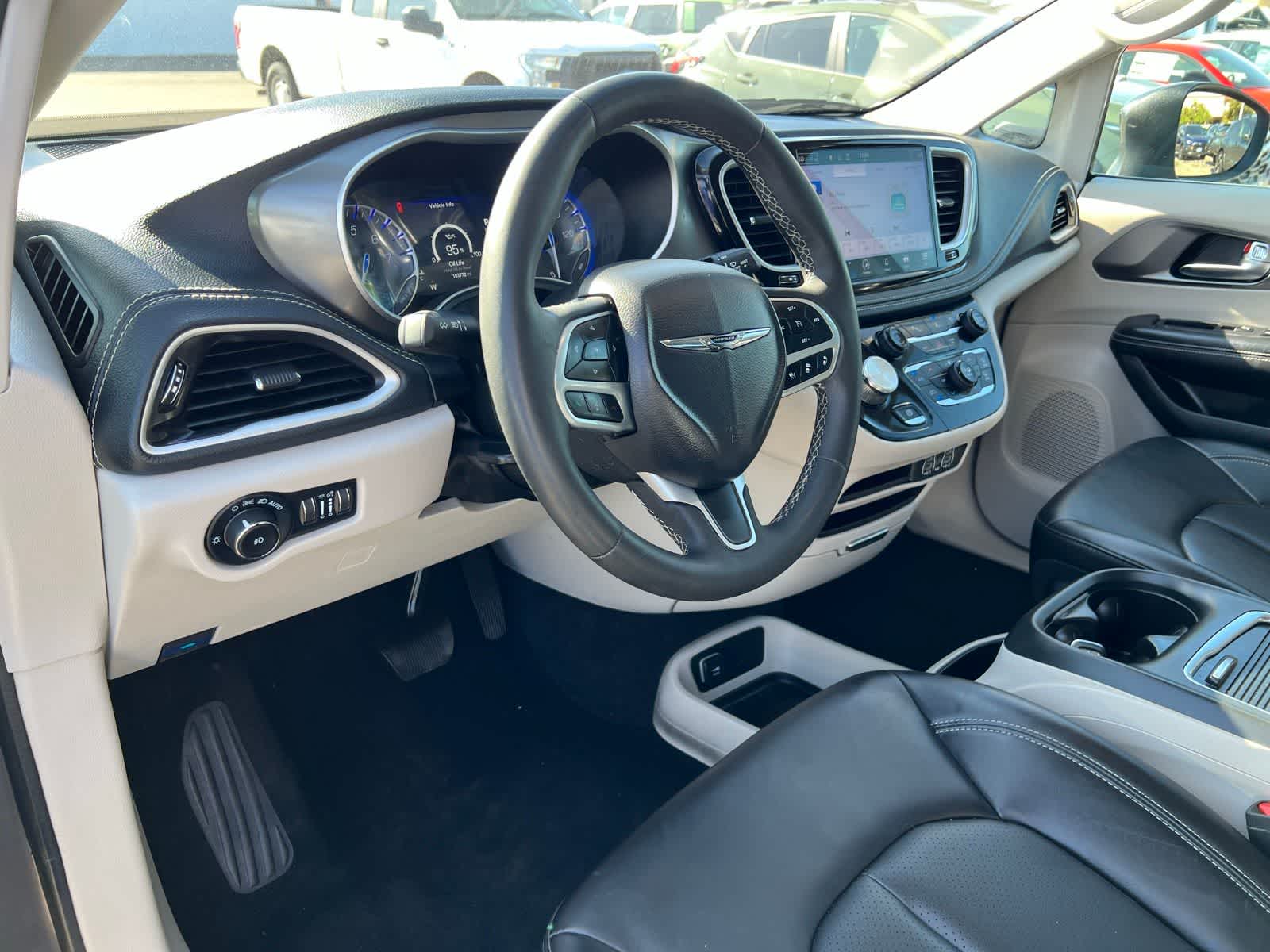 Thumbnail: 2023 Chrysler Pacifica - 13