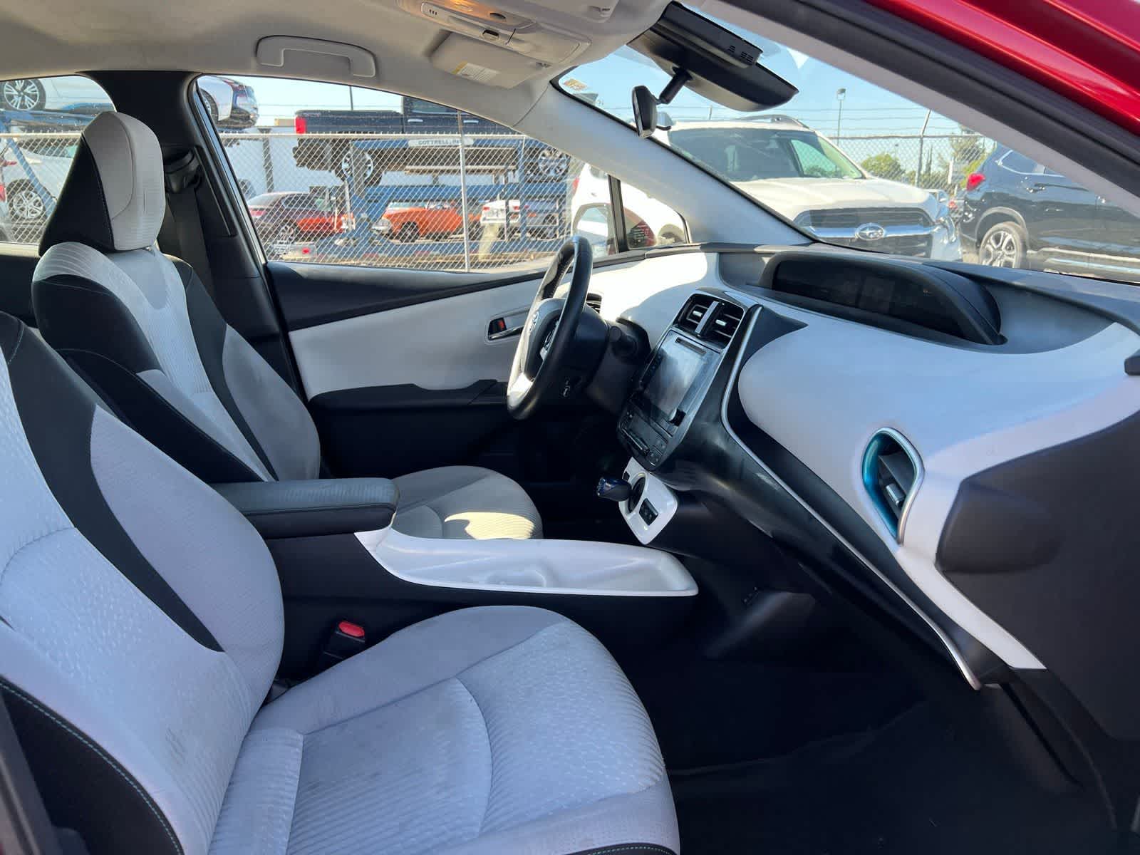 Thumbnail: 2017 Toyota Prius Prime - 26