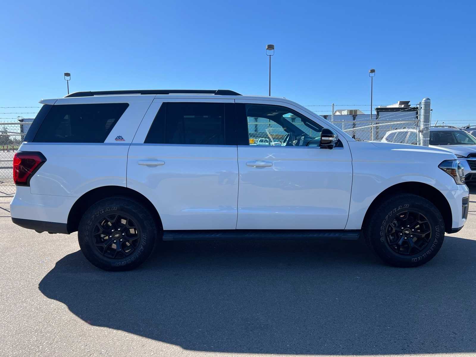 Thumbnail: 2022 Ford Expedition - 10