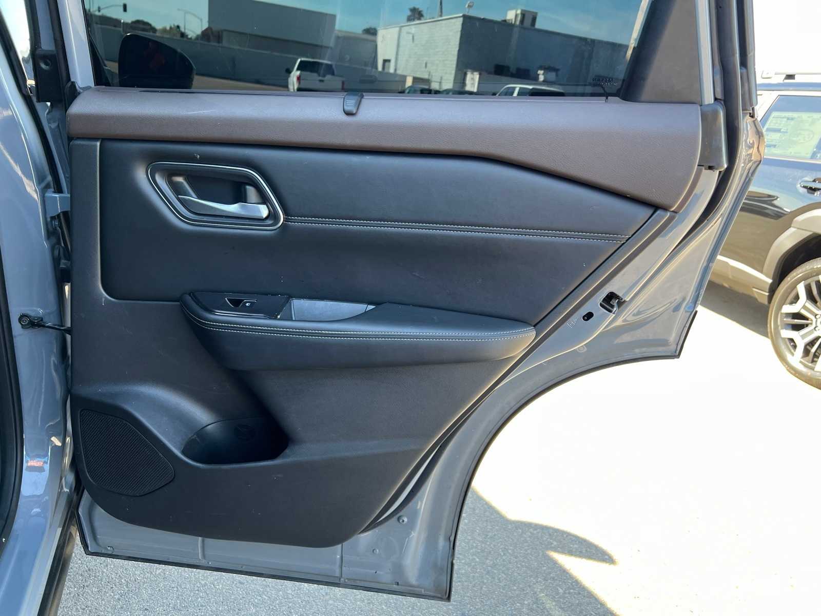 Thumbnail: 2021 Nissan Rogue - 22