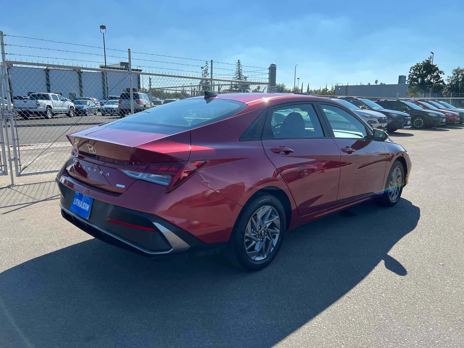 Thumbnail: 2024 Hyundai Elantra - 9