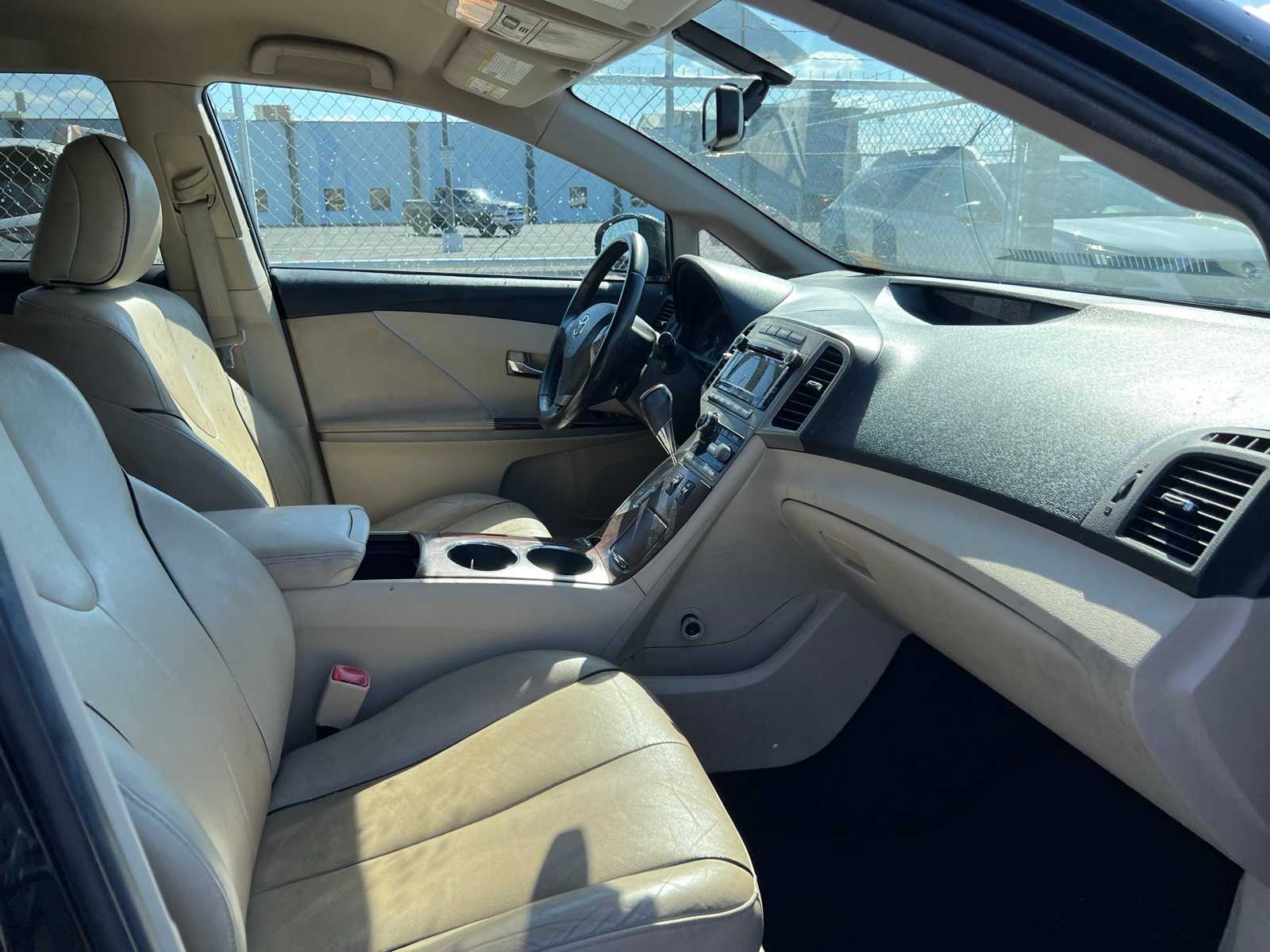 Thumbnail: 2012 Toyota Venza - 24