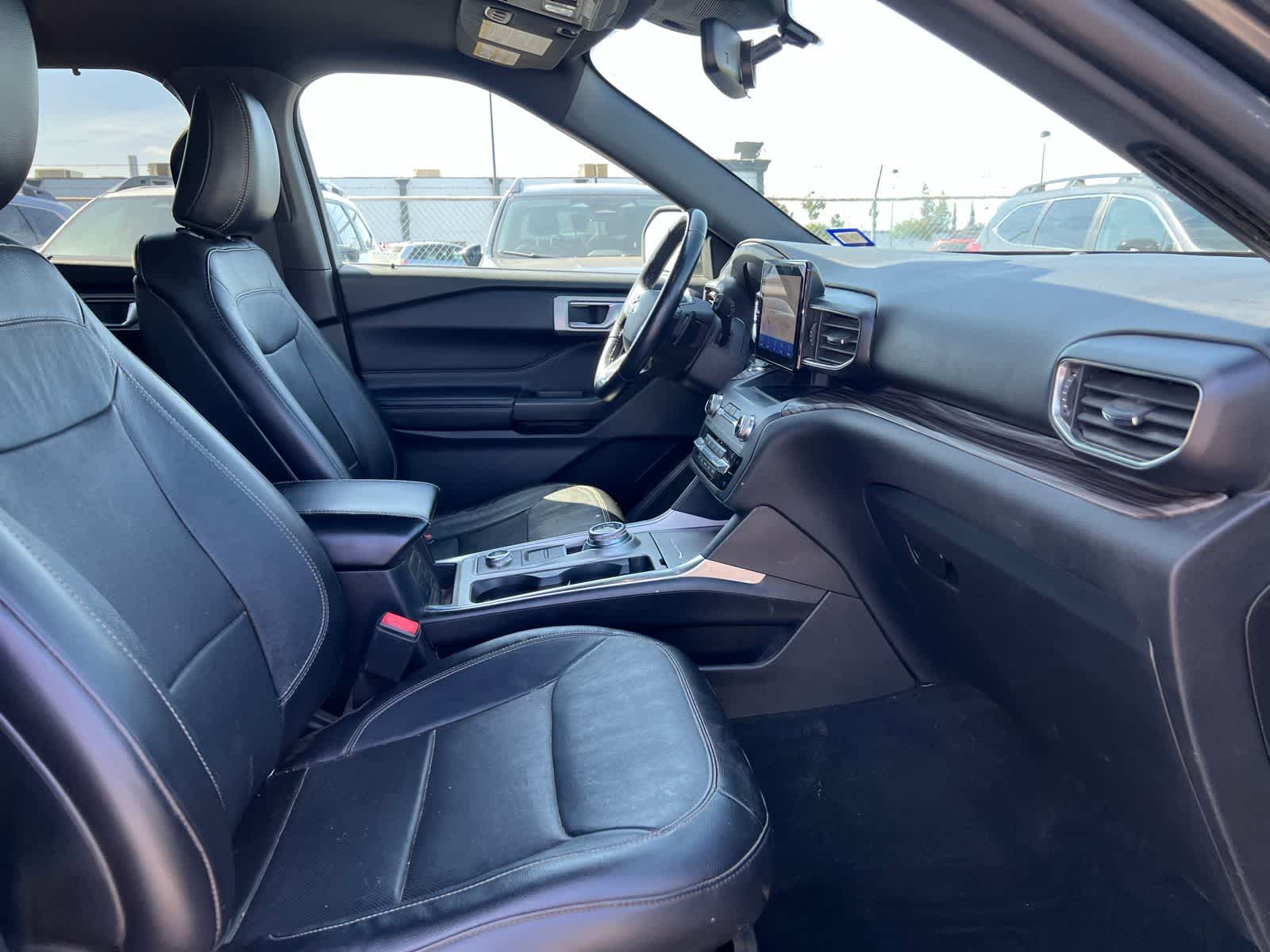 Thumbnail: 2020 Ford Explorer - 26