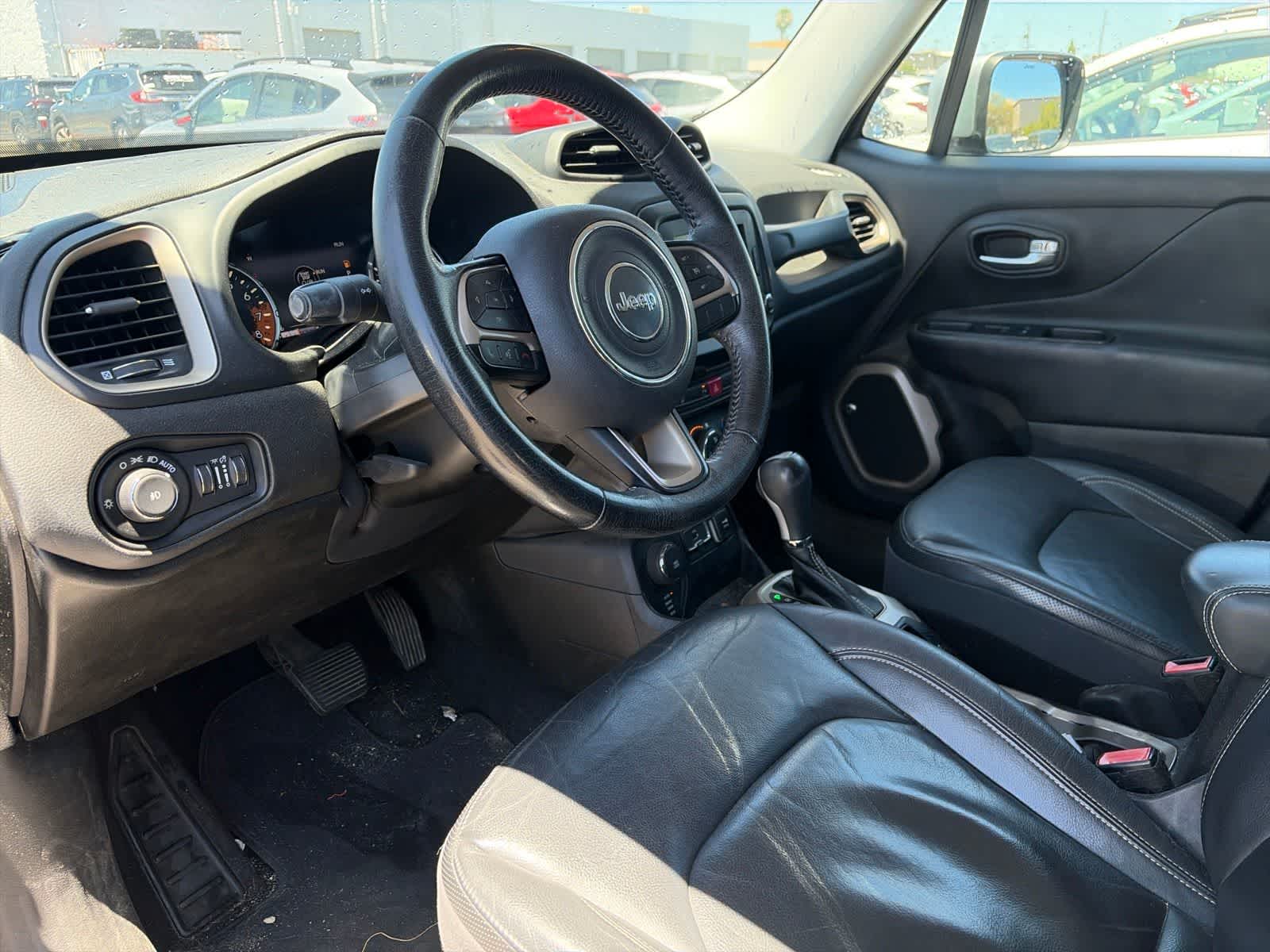 Thumbnail: 2016 Jeep Renegade - 23
