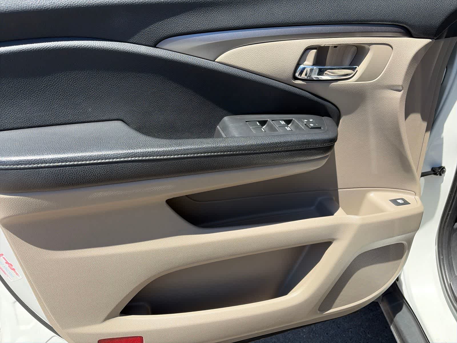 Thumbnail: 2018 Honda Pilot - 24