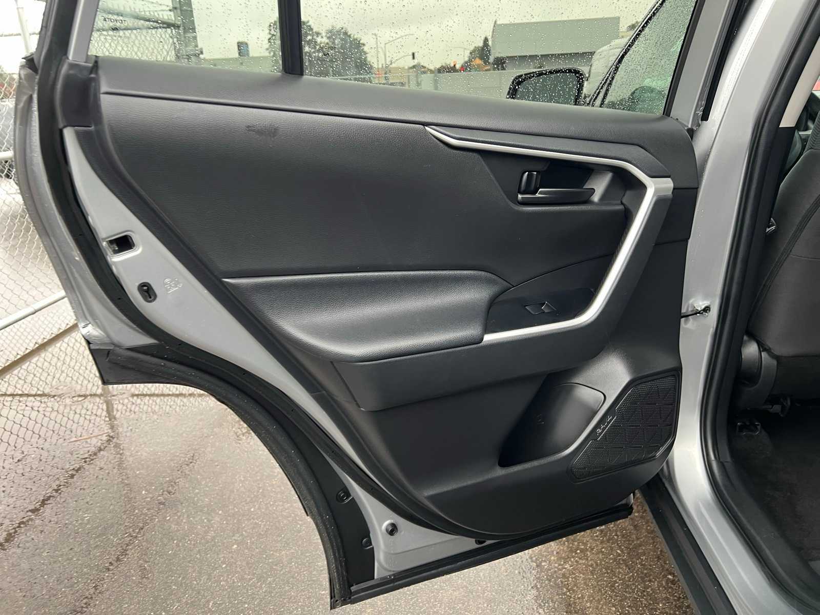 Thumbnail: 2022 Toyota RAV4 - 20