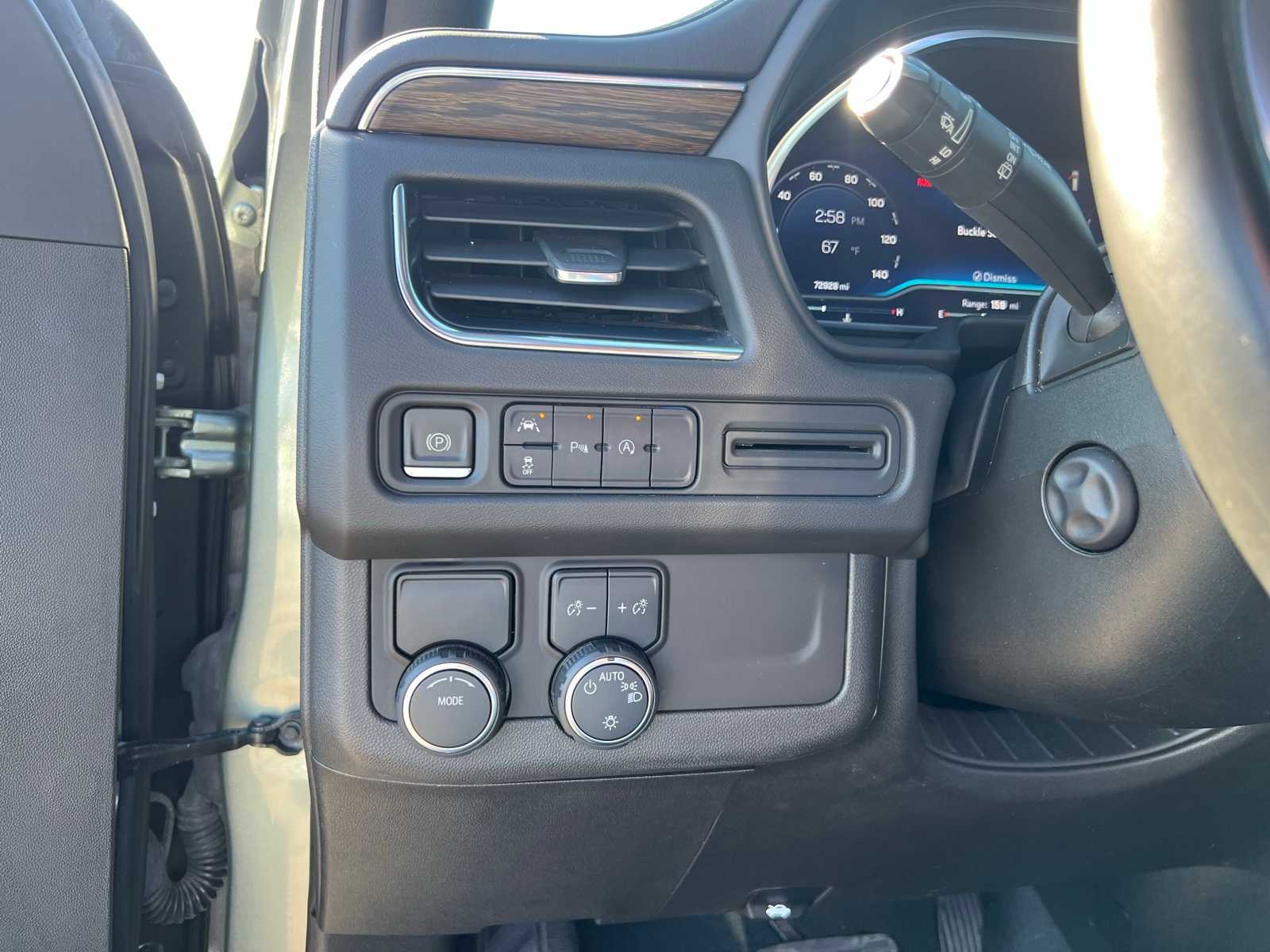 Thumbnail: 2023 Chevrolet Suburban - 32