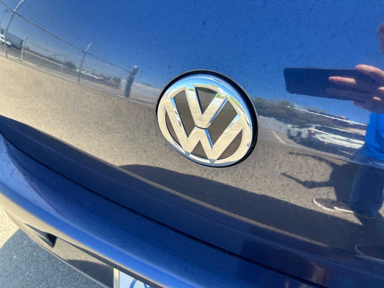 2017 Volkswagen Golf GTI Autobahn 6