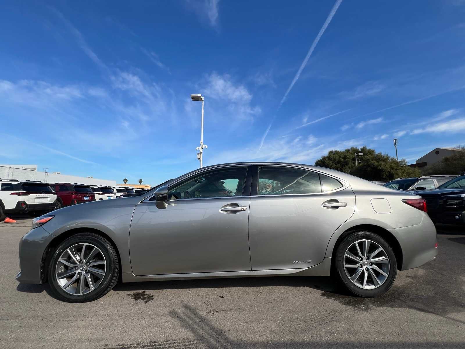 Thumbnail: 2016 Lexus ES - 3