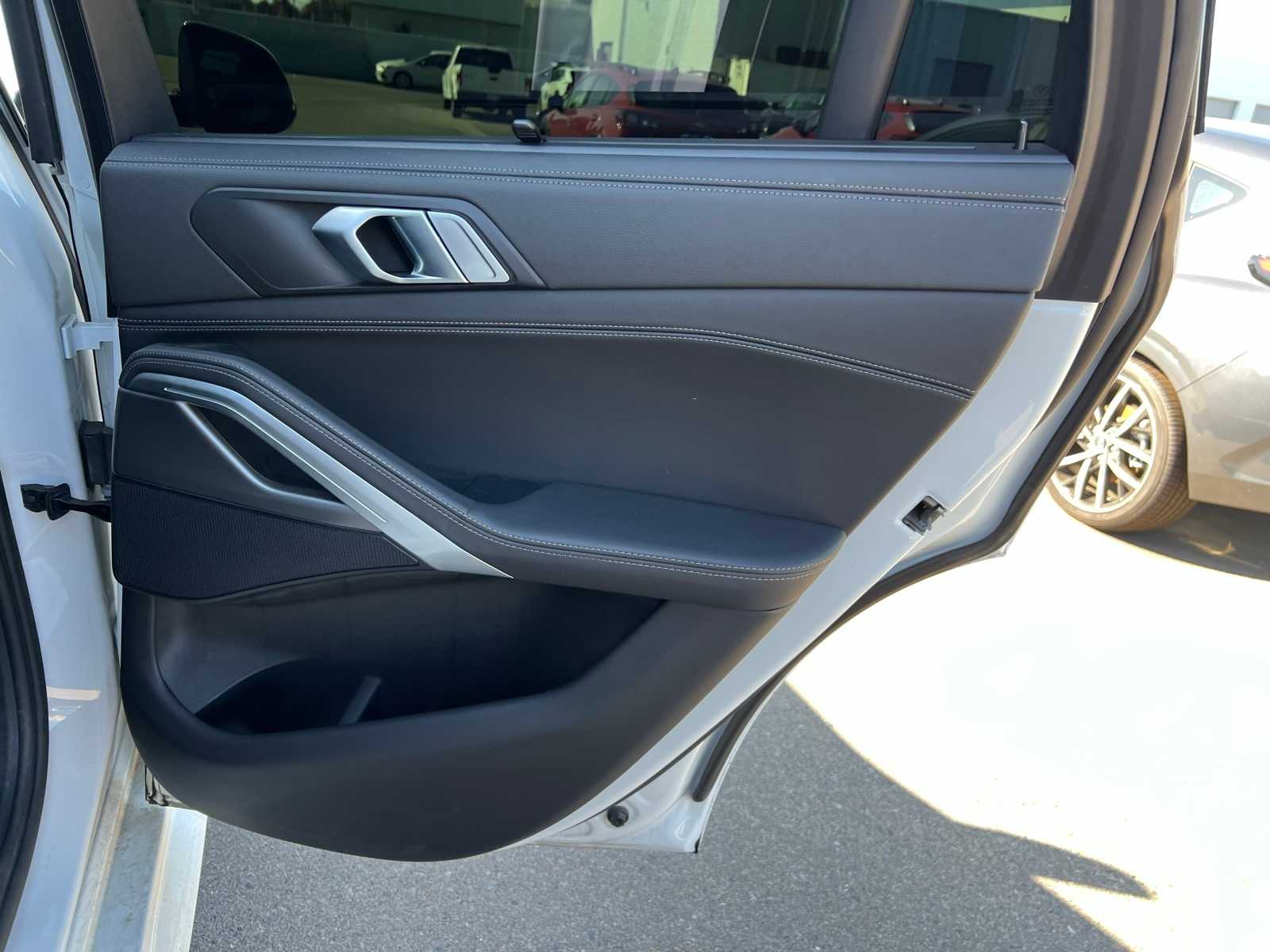 Thumbnail: 2022 BMW X6 - 24