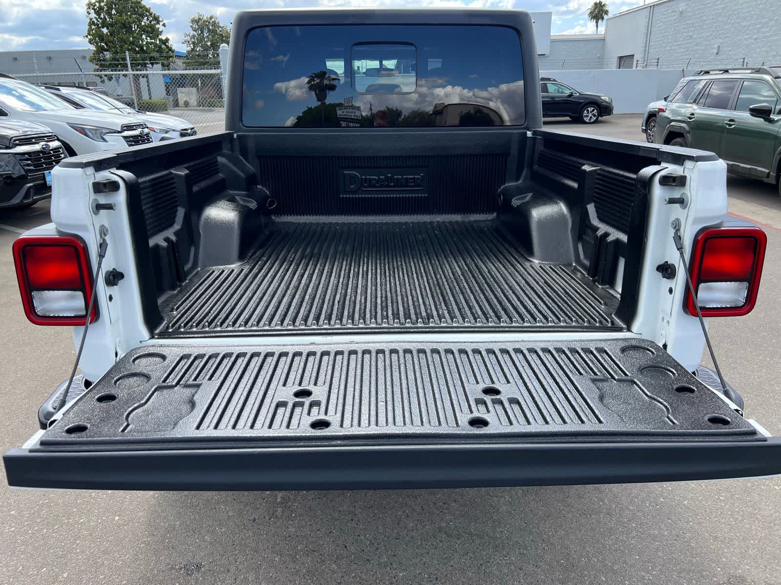 Thumbnail: 2023 Jeep Gladiator - 5