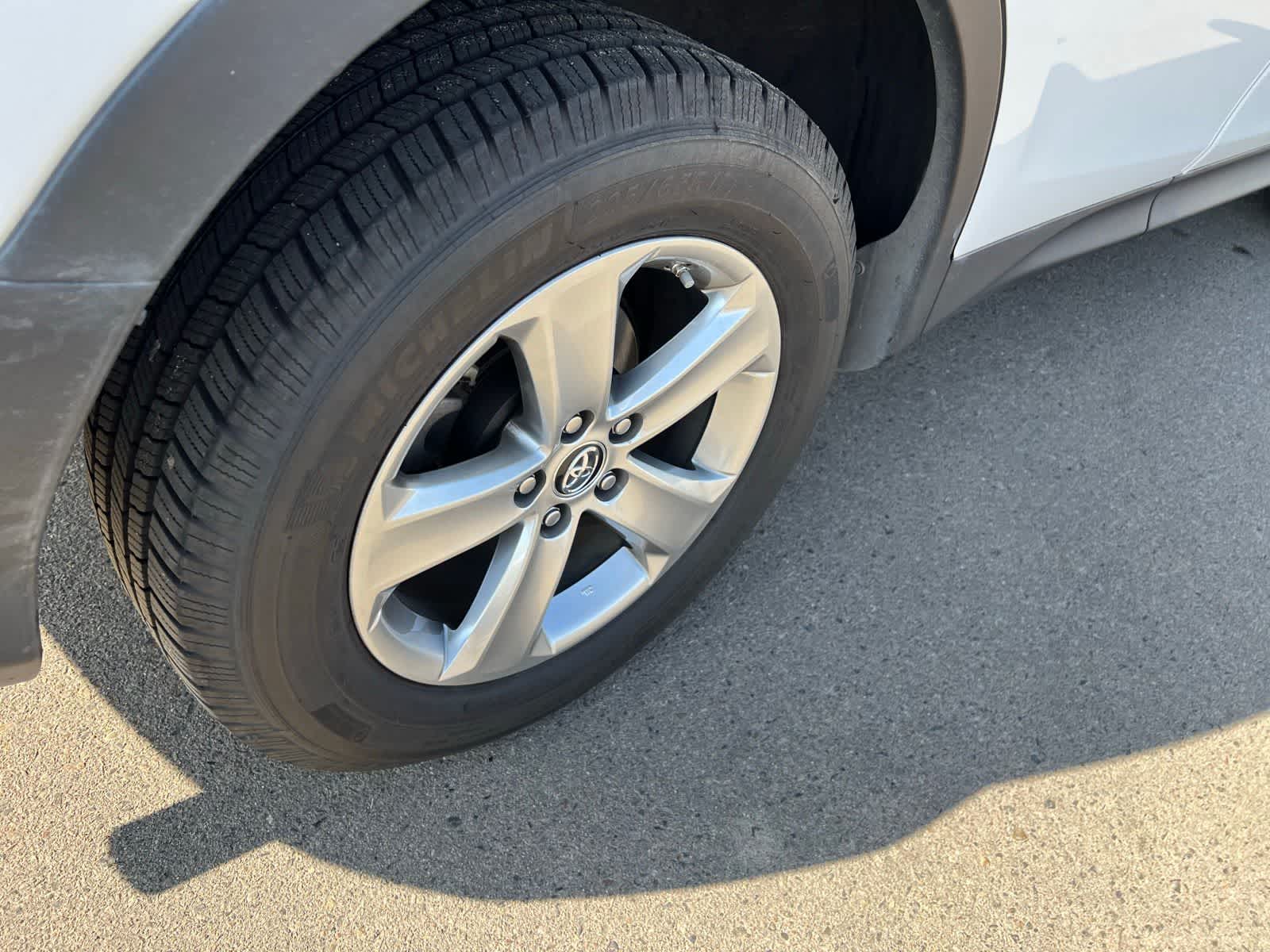 Thumbnail: 2015 Toyota RAV4 - 21