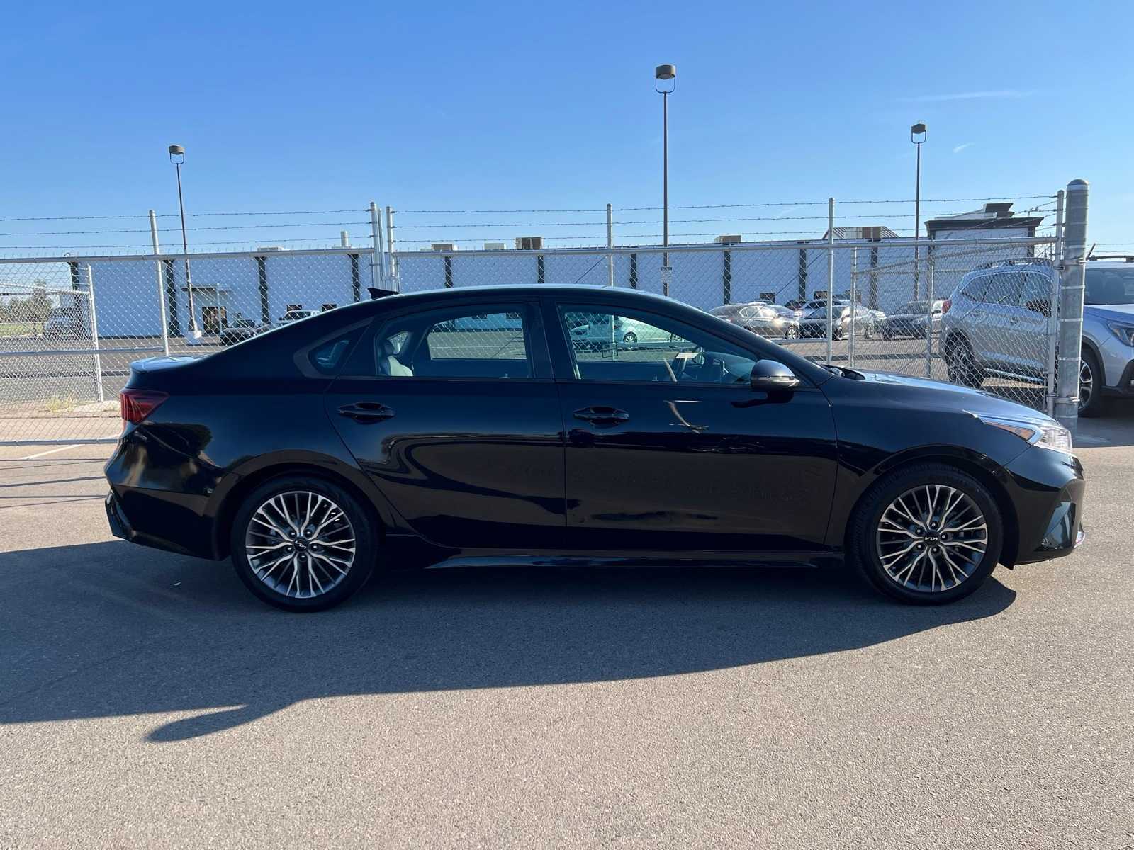 Thumbnail: 2022 Kia Forte - 10