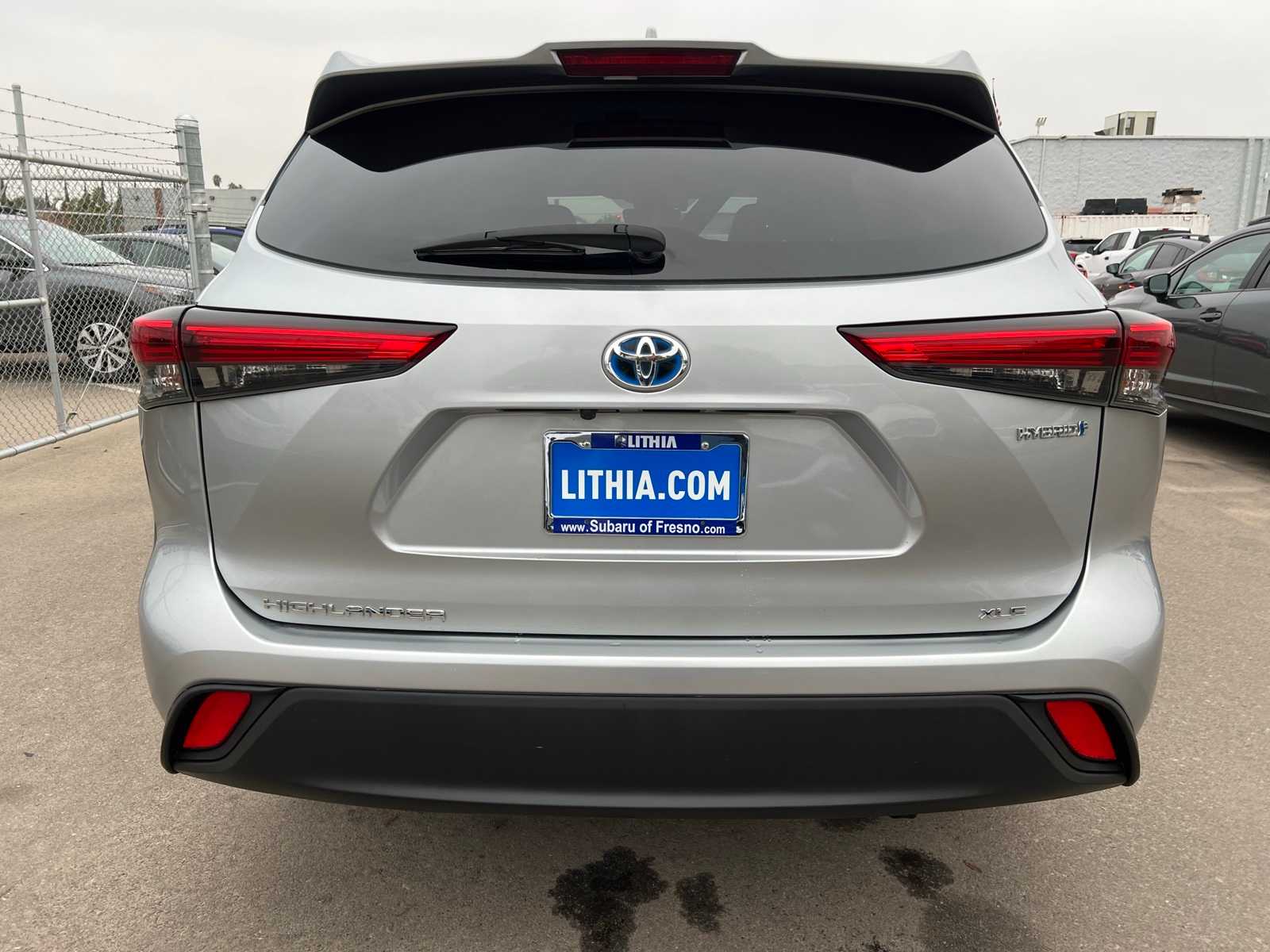 Thumbnail: 2021 Toyota Highlander - 4