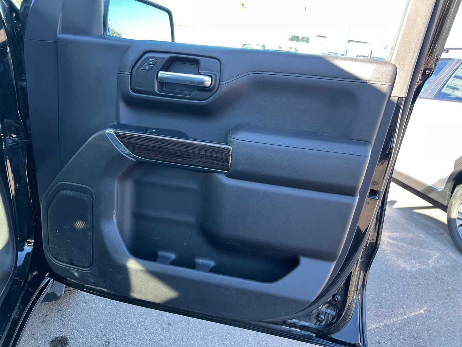 Thumbnail: 2020 Chevrolet Silverado 1500 - 27