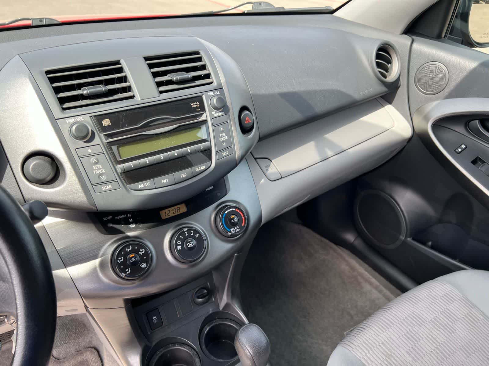 Thumbnail: 2010 Toyota RAV4 - 32