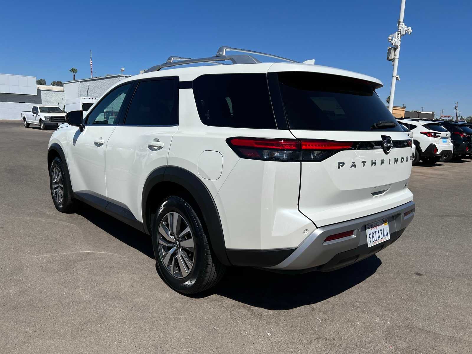 Thumbnail: 2022 Nissan Pathfinder - 3