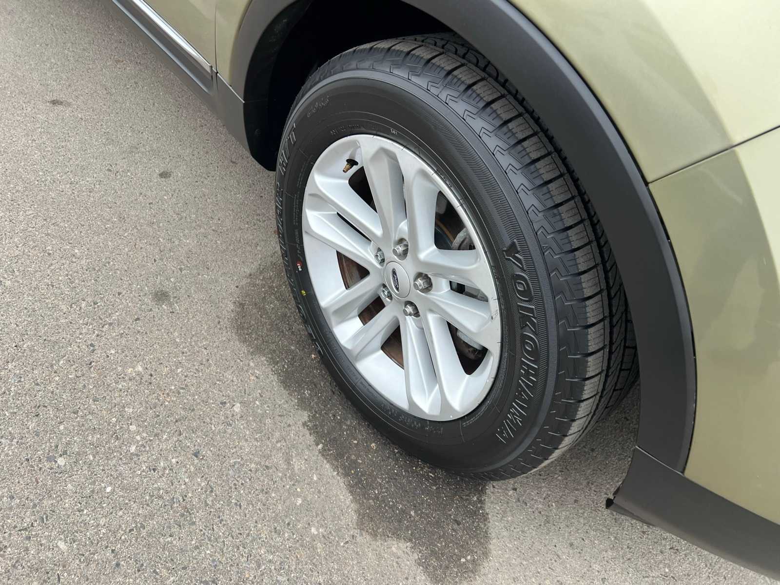 Thumbnail: 2012 Ford Explorer - 24