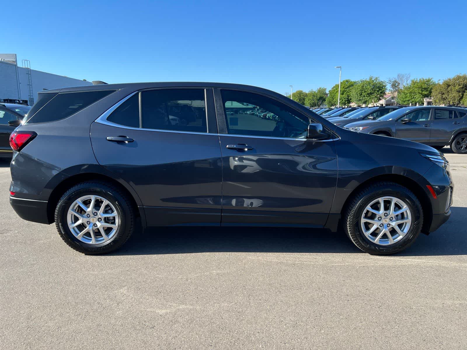 Thumbnail: 2022 Chevrolet Equinox - 10