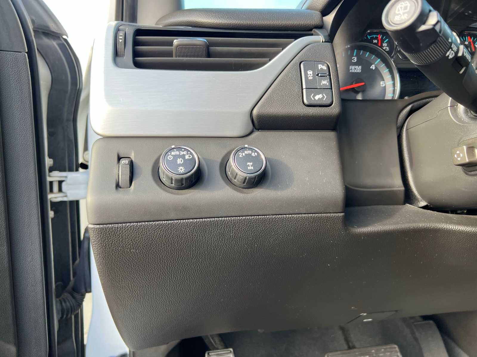 Thumbnail: 2019 GMC Yukon - 32