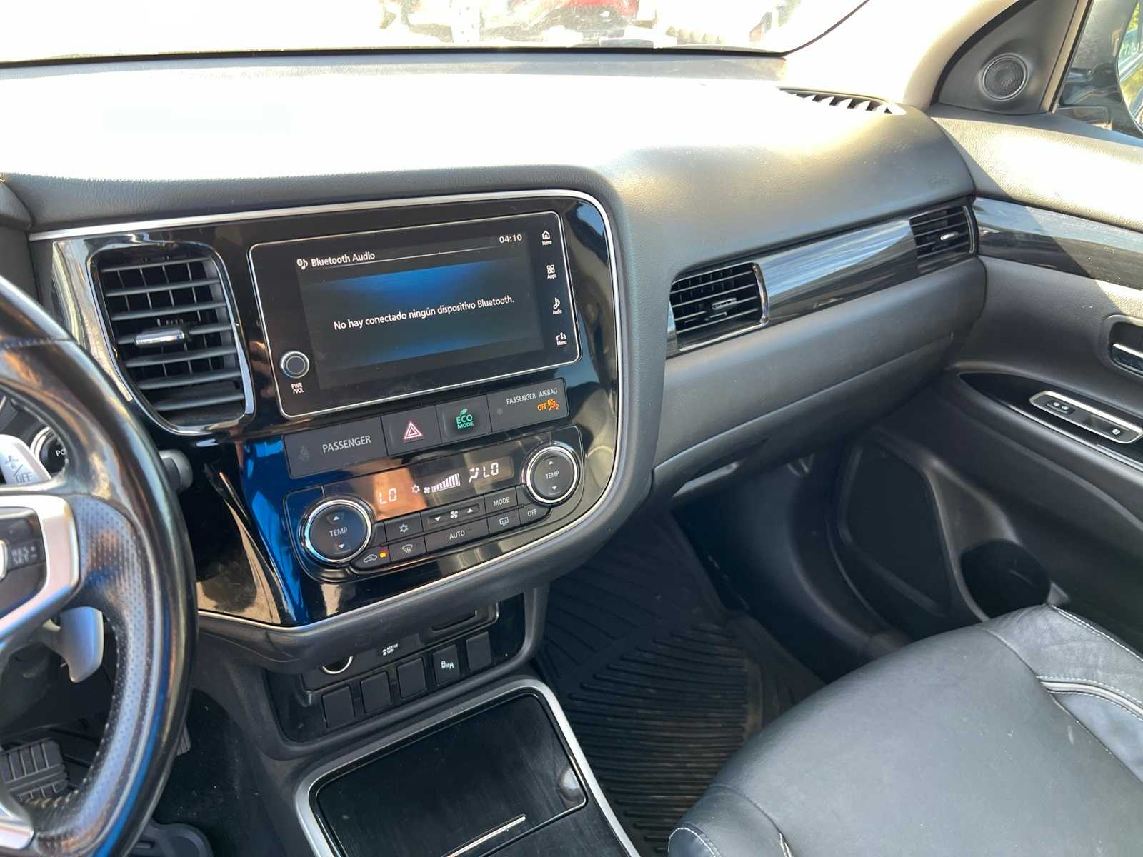 Thumbnail: 2018 Mitsubishi Outlander - 32