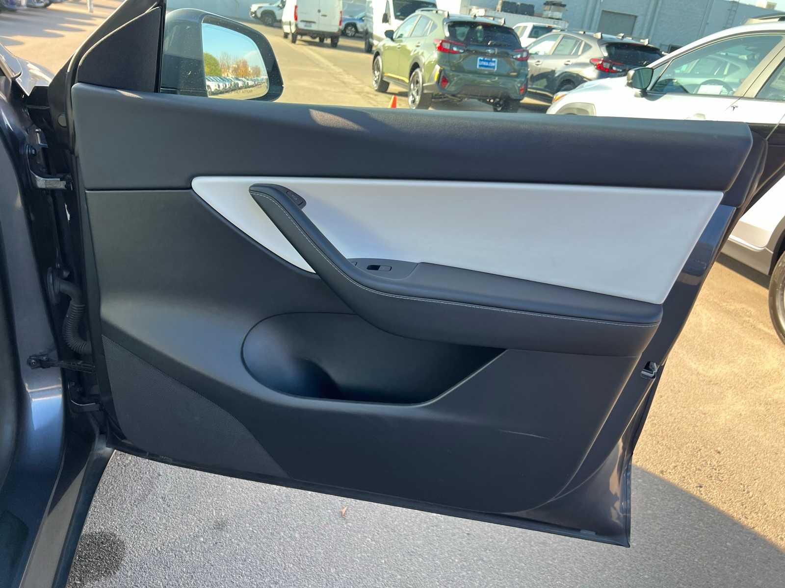 Thumbnail: 2022 Tesla Model Y - 27