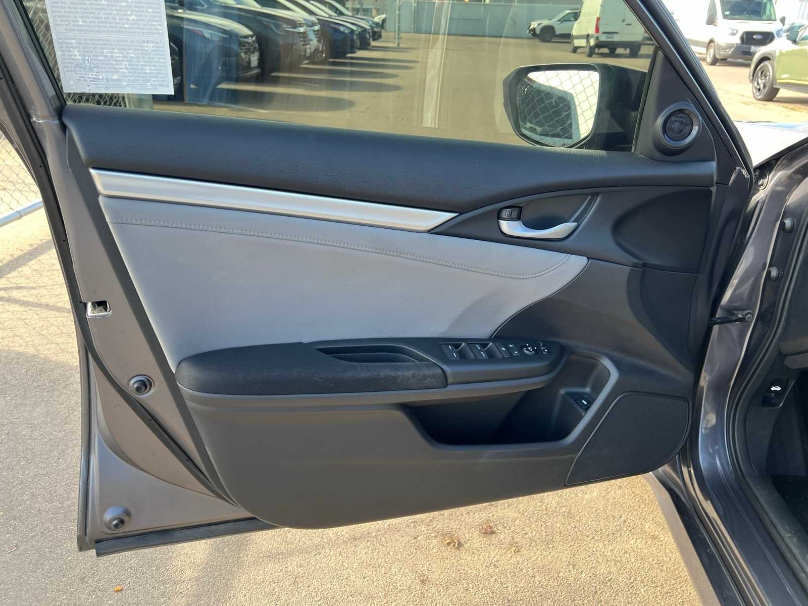 Thumbnail: 2016 Honda Civic - 15