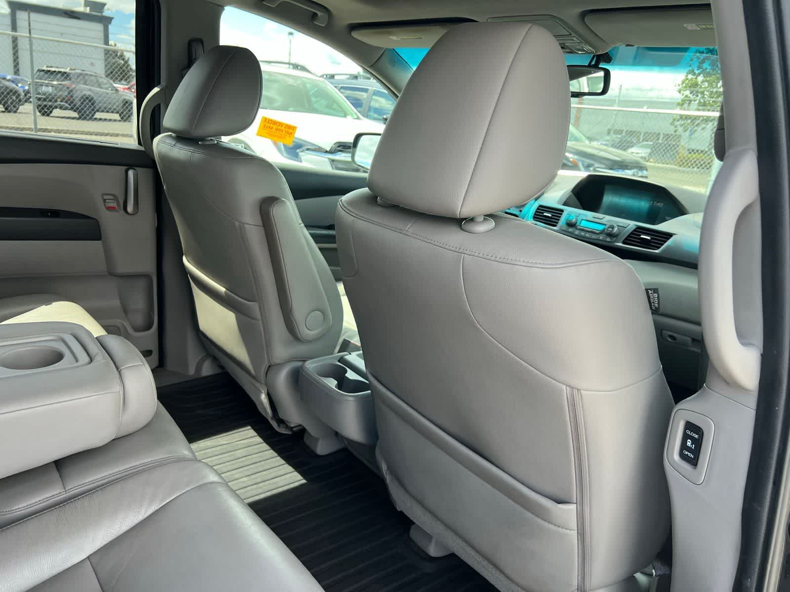 Thumbnail: 2011 Honda Odyssey - 21