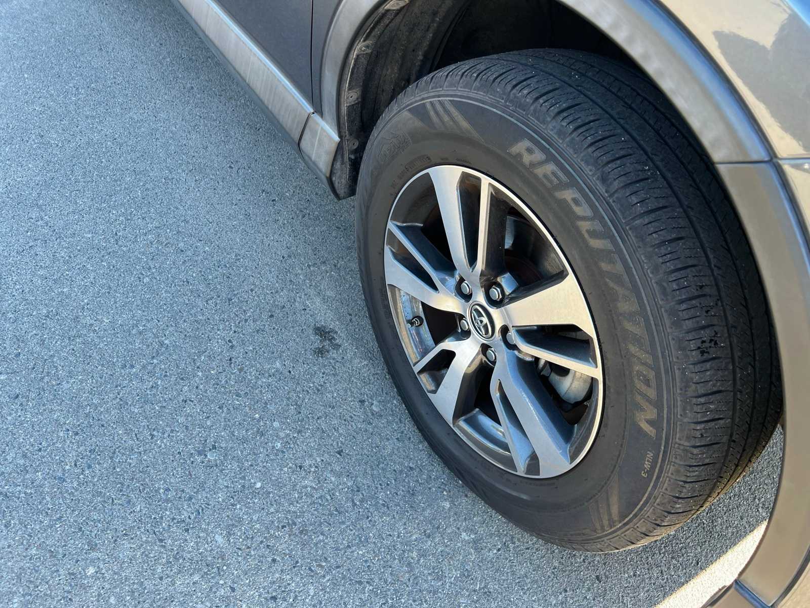 Thumbnail: 2018 Toyota RAV4 - 25