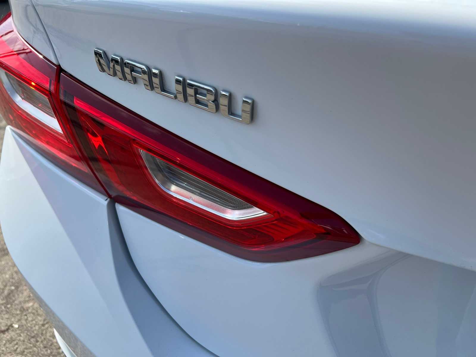 Thumbnail: 2022 Chevrolet Malibu - 5