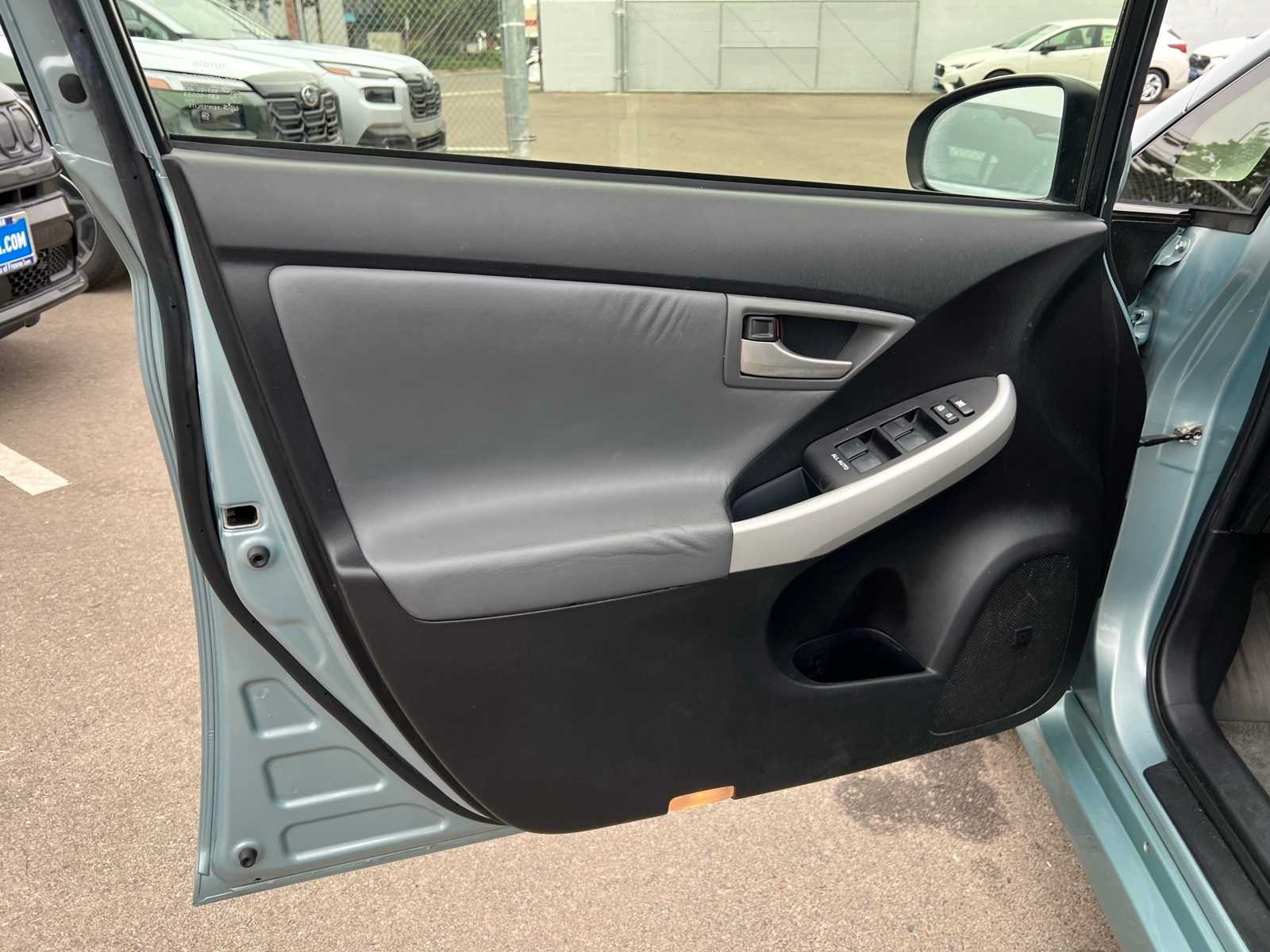 Thumbnail: 2012 Toyota Prius - 16