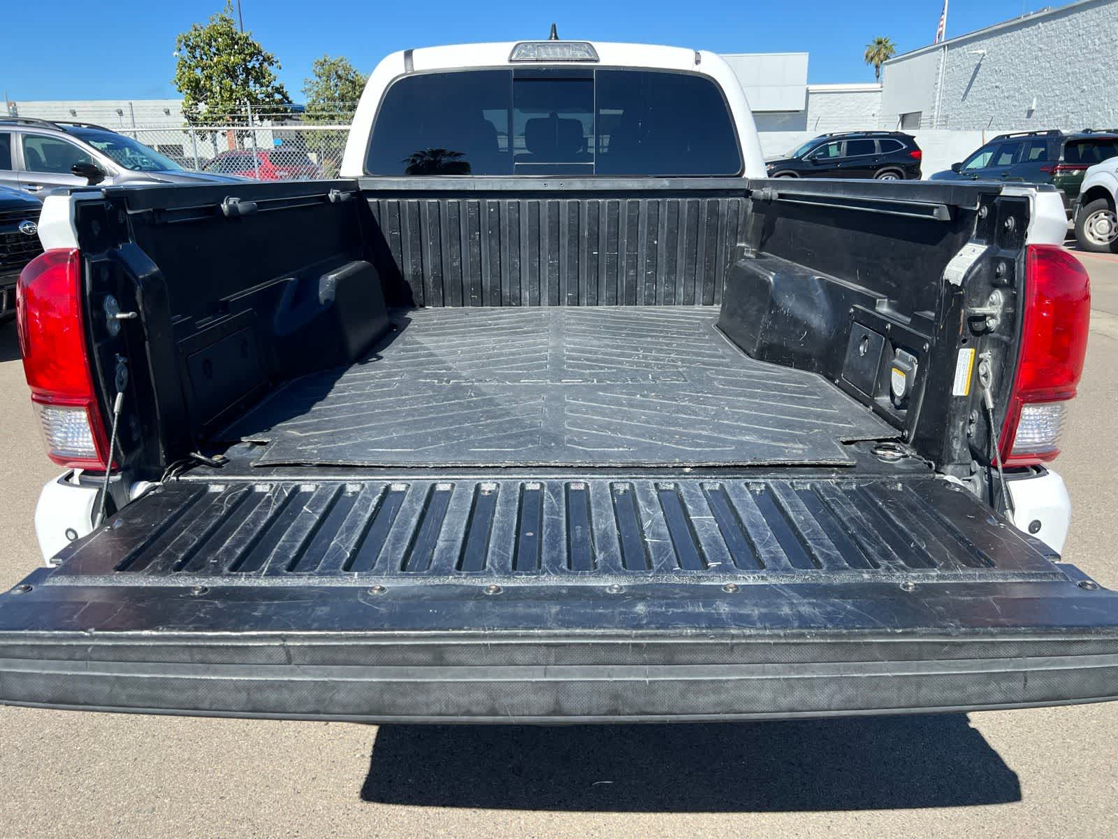 Thumbnail: 2017 Toyota Tacoma - 8